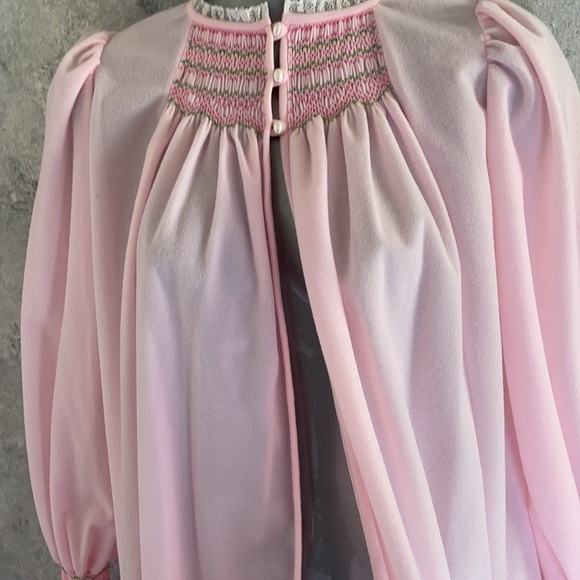 Vintage Pink Open House Coat 3 Pearl Button Closure - Picture 3 of 11